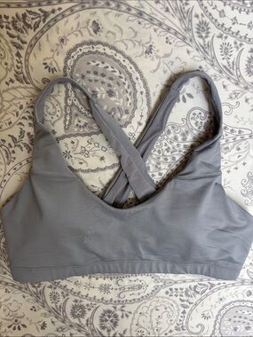Victoria’s Secret Women’s Cross-Back Comfort Bralette in Light Gray-size L